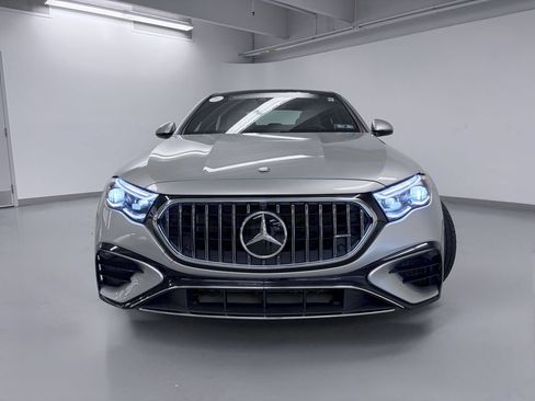 Used 2025 Mercedes-Benz E 53 AMG e 4MATIC Sedan image 4
