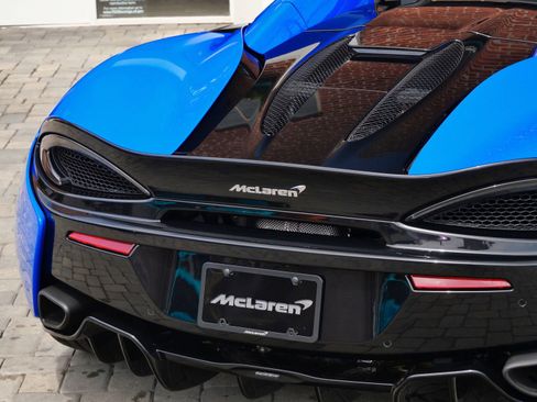 Used 2020 McLaren 570S Spider RWD image 14