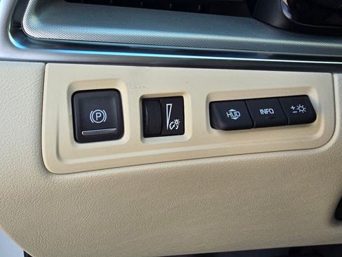 Used 2022 Cadillac XT5 Premium Luxury w/ Technology Package FWD image 25
