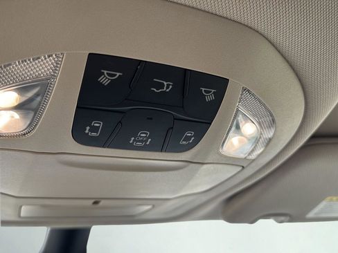 Used 2024 Chrysler Pacifica Touring-L image 20