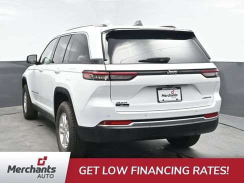 Used 2022 Jeep Grand Cherokee Laredo w/ Luxury Tech Group I AWD/4WD image 5