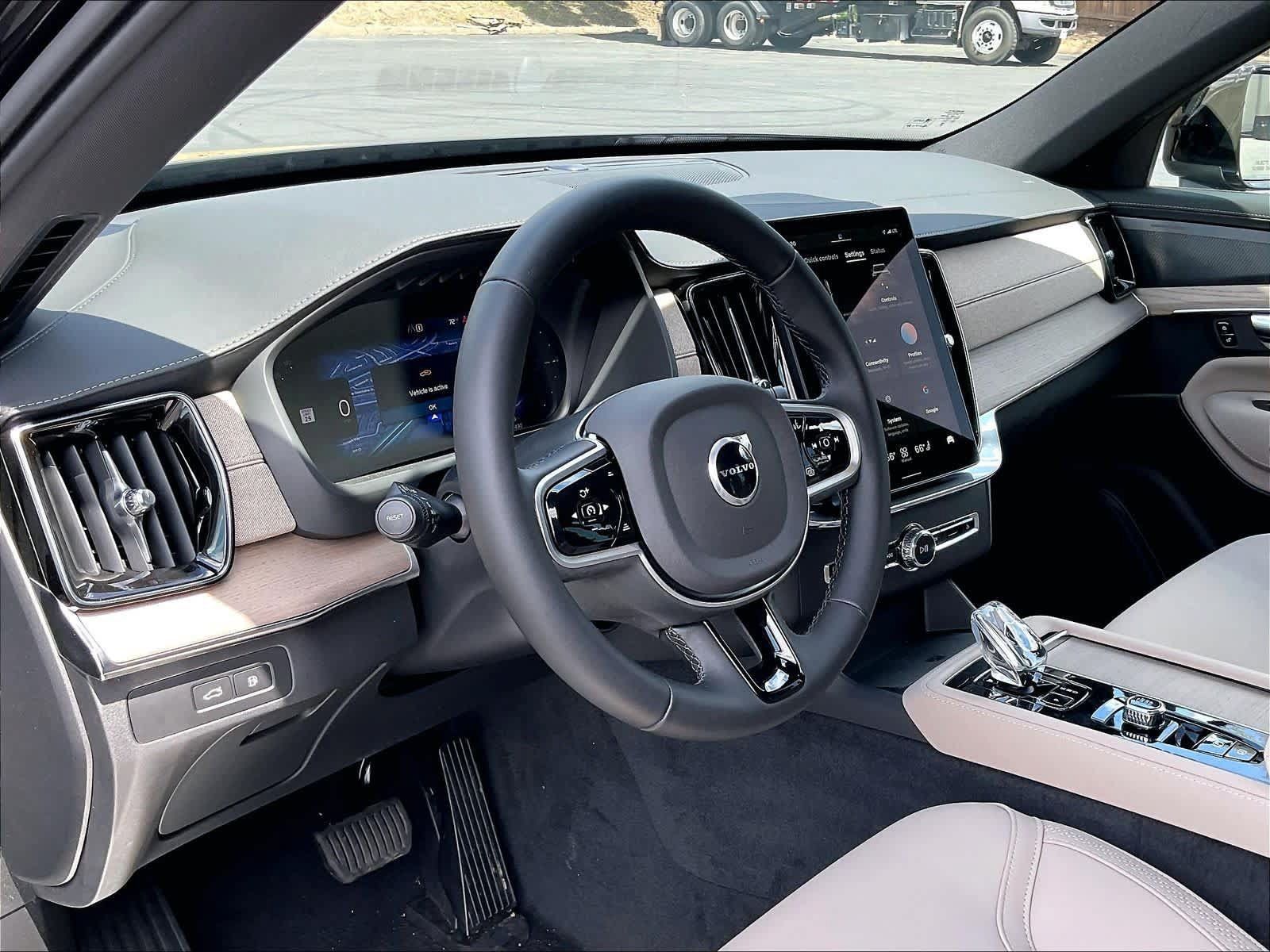 New 2026 Volvo XC90 T8 Plus w/ Protection Package Premier AWD/4WD image 8