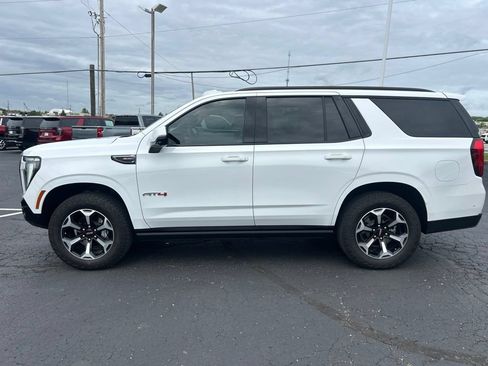 Used 2025 GMC Yukon AT4 w/ AT4 Premium Plus Package AWD/4WD image 8