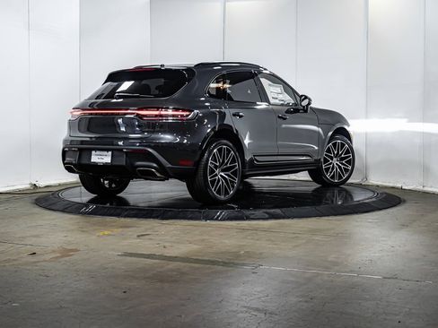 Certified 2025 Porsche Macan image 7