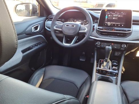 New 2026 Jeep Compass Latitude image 4