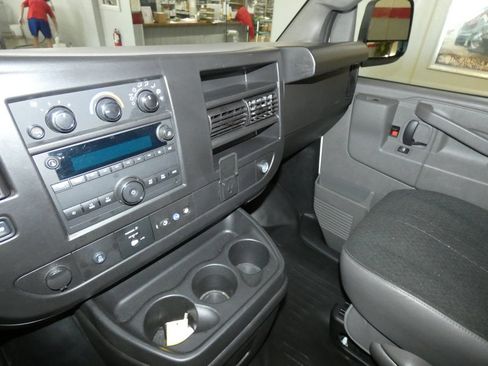 Used 2023 GMC Savana 2500 w/ Driver Convenience Package image 11