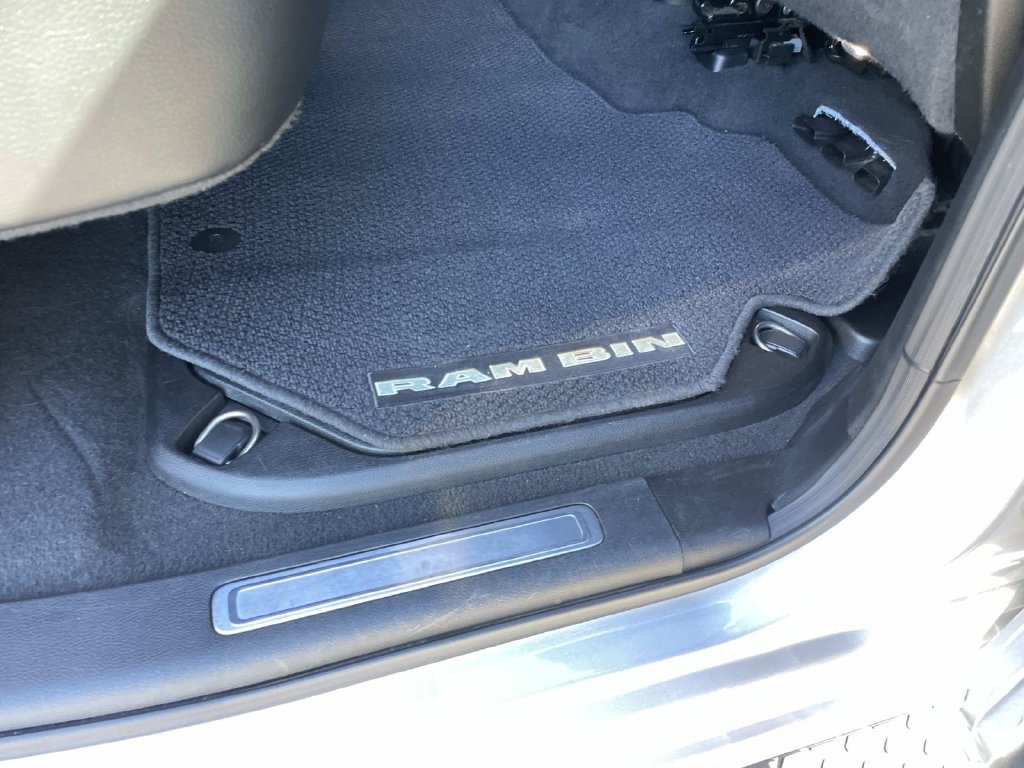 Used 2019 RAM 1500 Laramie AWD/4WD image 30