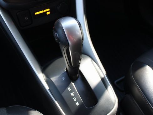 Used 2022 Chevrolet Trax LT w/ LT Convenience Package image 23