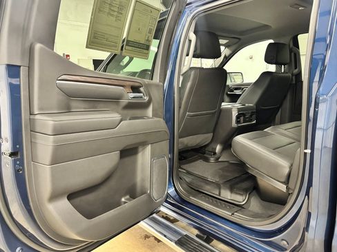 Used 2023 GMC Sierra 1500 SLT w/ SLT Premium Package RWD image 18