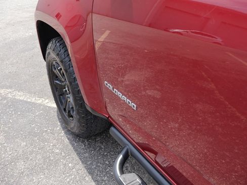Used 2018 Chevrolet Colorado Z71 AWD/4WD image 17