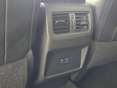 Used 2023 Nissan Rogue SL FWD image 32