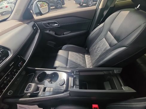 Used 2023 Nissan Rogue Platinum w/ Platinum Premium Package AWD/4WD image 25