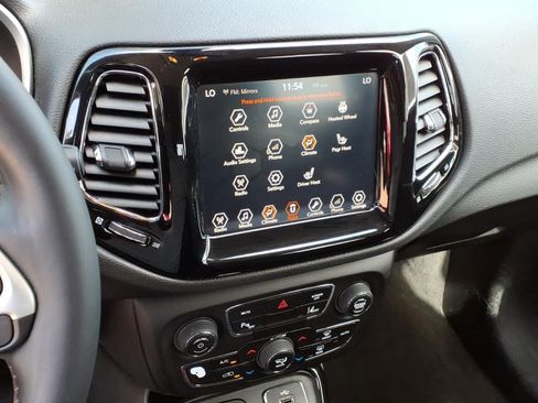 Used 2018 Jeep Compass Limited AWD/4WD image 20