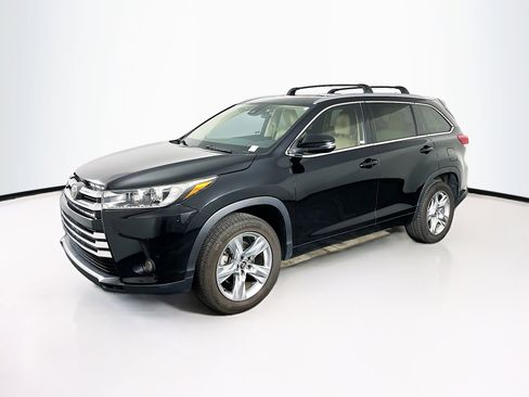 Used 2017 Toyota Highlander Limited image 3