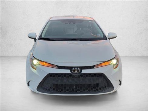 Certified 2022 Toyota Corolla LE FWD image 2