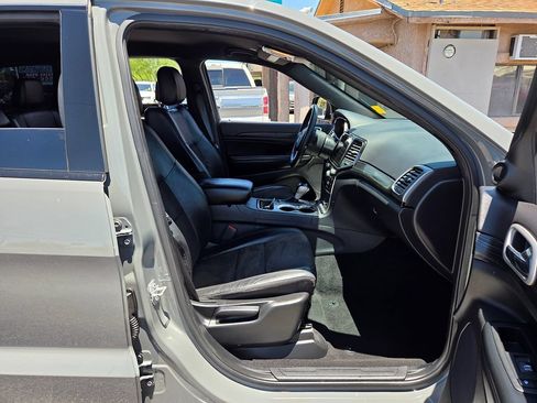 Used 2020 Jeep Grand Cherokee Altitude RWD image 43