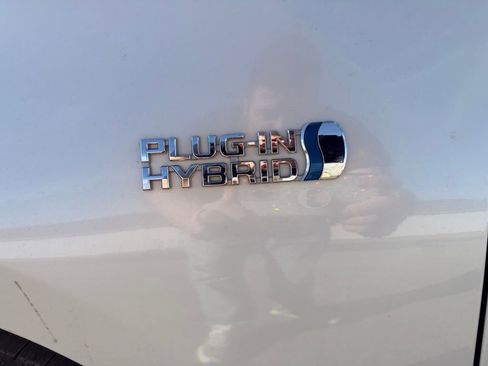 Used 2018 Toyota Prius Prime Premium image 23