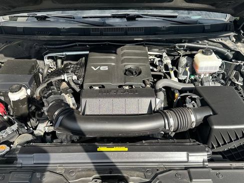 Used 2022 Nissan Frontier SV AWD/4WD image 22