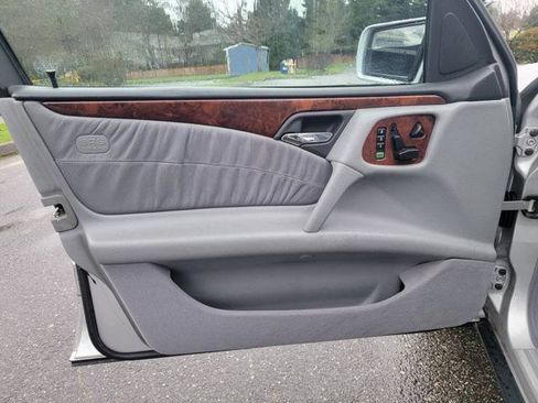 Used 1999 Mercedes-Benz E 430 Sedan image 10