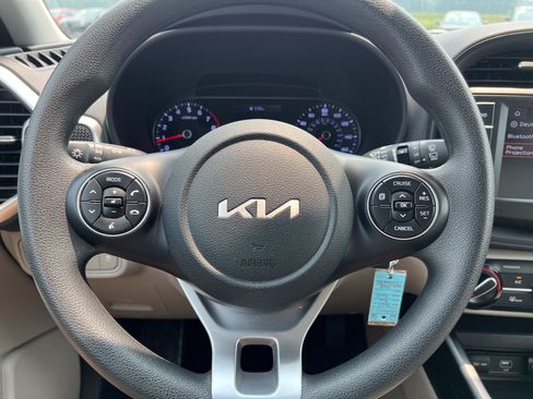 Used 2022 Kia Soul LX FWD image 16