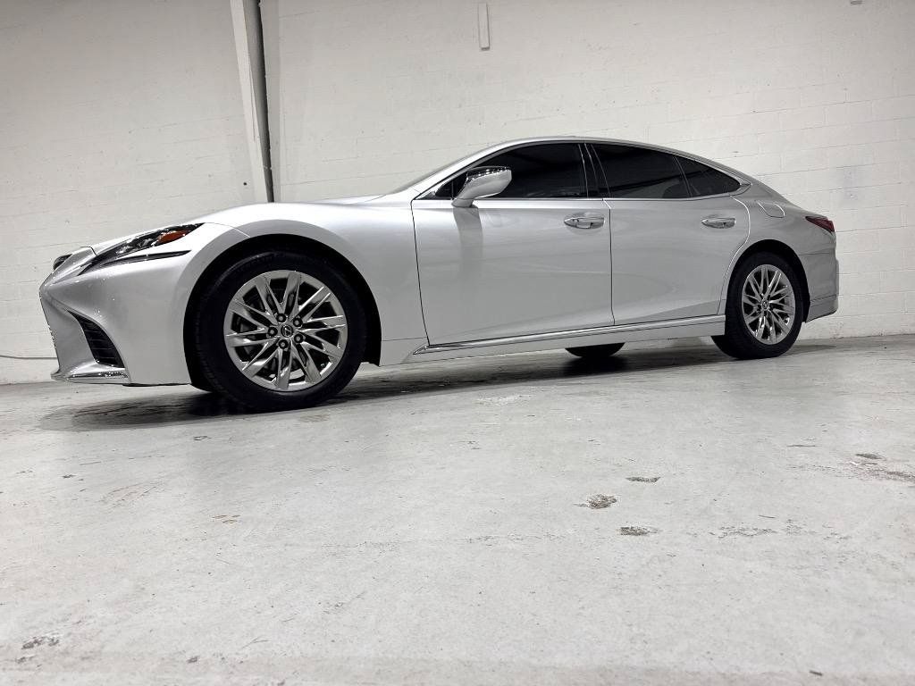 Used 2018 Lexus LS 500 w/ Accessory Package (Z1) RWD image 26