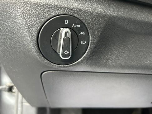 Certified 2021 Volkswagen Jetta SE image 29