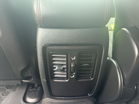 Used 2025 Dodge Durango GT w/ Blacktop Package AWD/4WD image 32