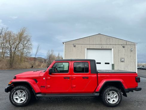 Certified 2021 Jeep Gladiator Sport image 11