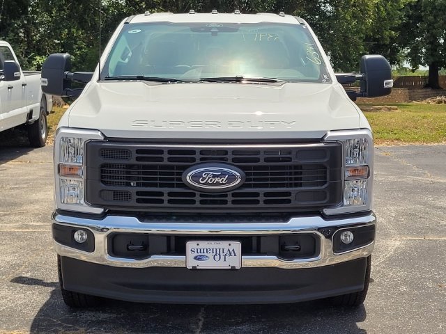 New 2026 Ford F250 XL w/ FX4 Off-Road Package AWD/4WD image 2