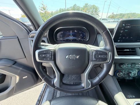 Used 2022 Chevrolet Suburban Z71 AWD/4WD image 15