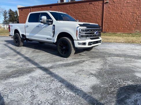 Used 2024 Ford F250 Platinum image 1
