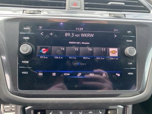 Used 2021 Volkswagen Tiguan SE R-Line image 18