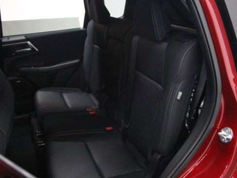 New 2026 Mitsubishi Outlander ES FWD image 22