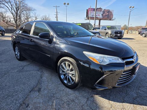 Used 2015 Toyota Camry XLE image 3