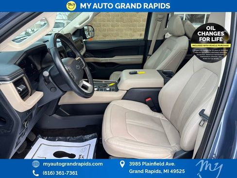Used 2022 Ford Expedition Limited image 10