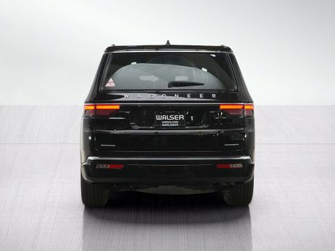 Used 2023 Jeep Wagoneer Series II AWD/4WD image 5