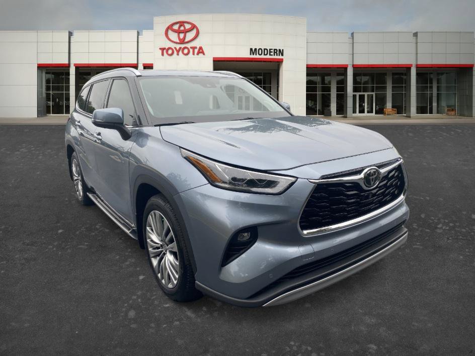 Certified 2021 Toyota Highlander Platinum AWD/4WD image 3