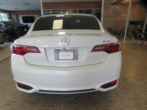 Used 2016 Acura ILX FWD image 5