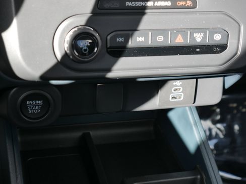 New 2025 Ford Maverick XLT w/ XLT Luxury Package image 13