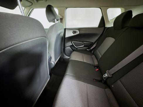 Used 2023 Kia Soul LX w/ LX Technology Package FWD image 23