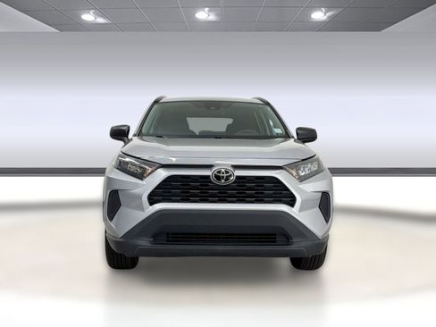 Used 2021 Toyota RAV4 LE FWD image 6