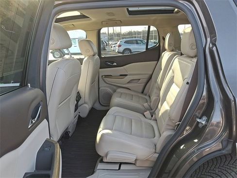 Used 2019 GMC Acadia Denali w/ Technology Package image 14