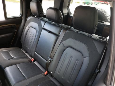 Used 2020 Land Rover Defender 110 First Edition image 9