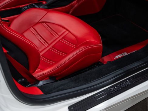 Used 2018 Ferrari 488 Spider image 34