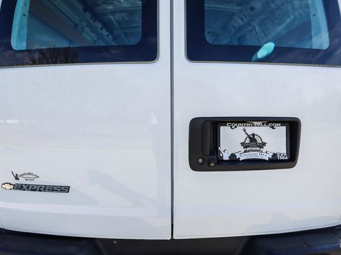 Used 2020 Chevrolet Express 2500 w/ Driver Convenience Package image 29