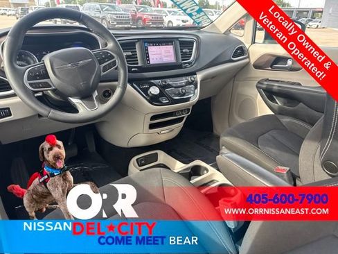 Used 2023 Chrysler Voyager LX FWD image 12