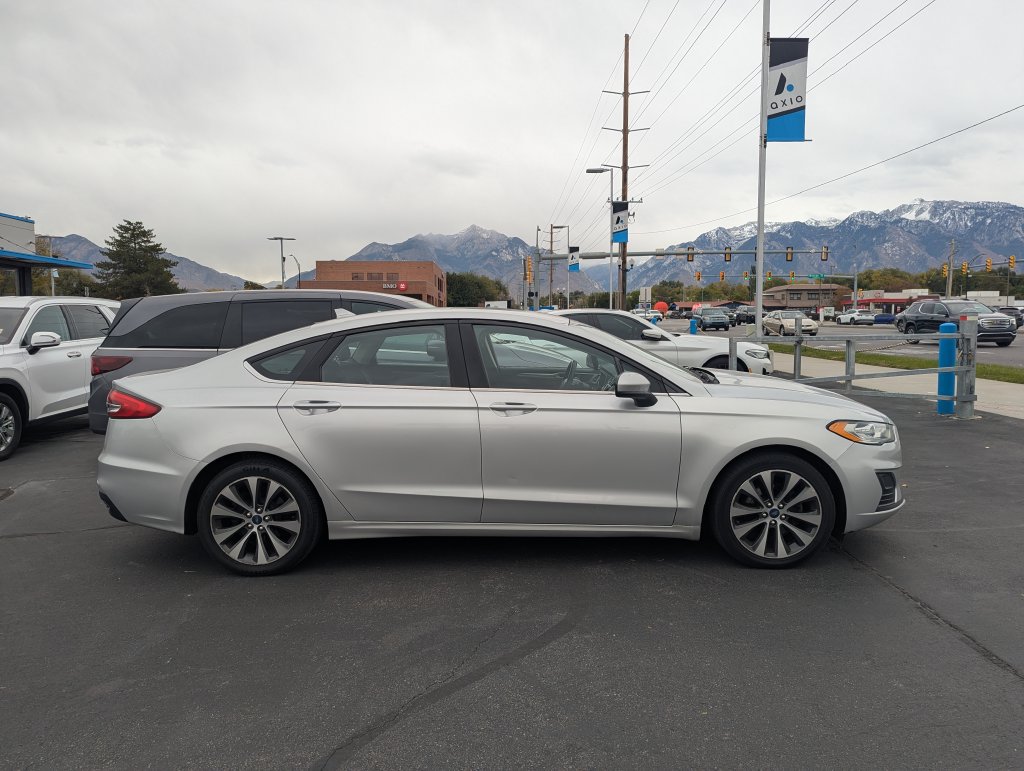 Used 2019 Ford Fusion SE AWD/4WD image 2