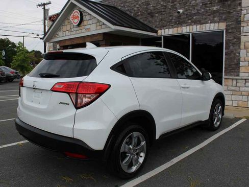Used 2018 Honda HR-V LX image 5