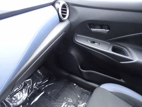 Used 2025 Nissan Versa SV FWD image 29