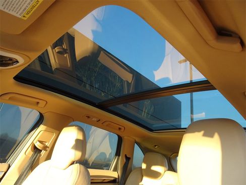 Used 2015 Porsche Cayenne S image 10